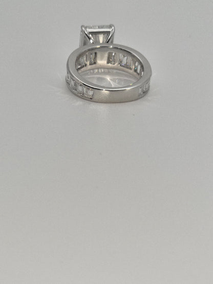 Radiant cut engagement ring