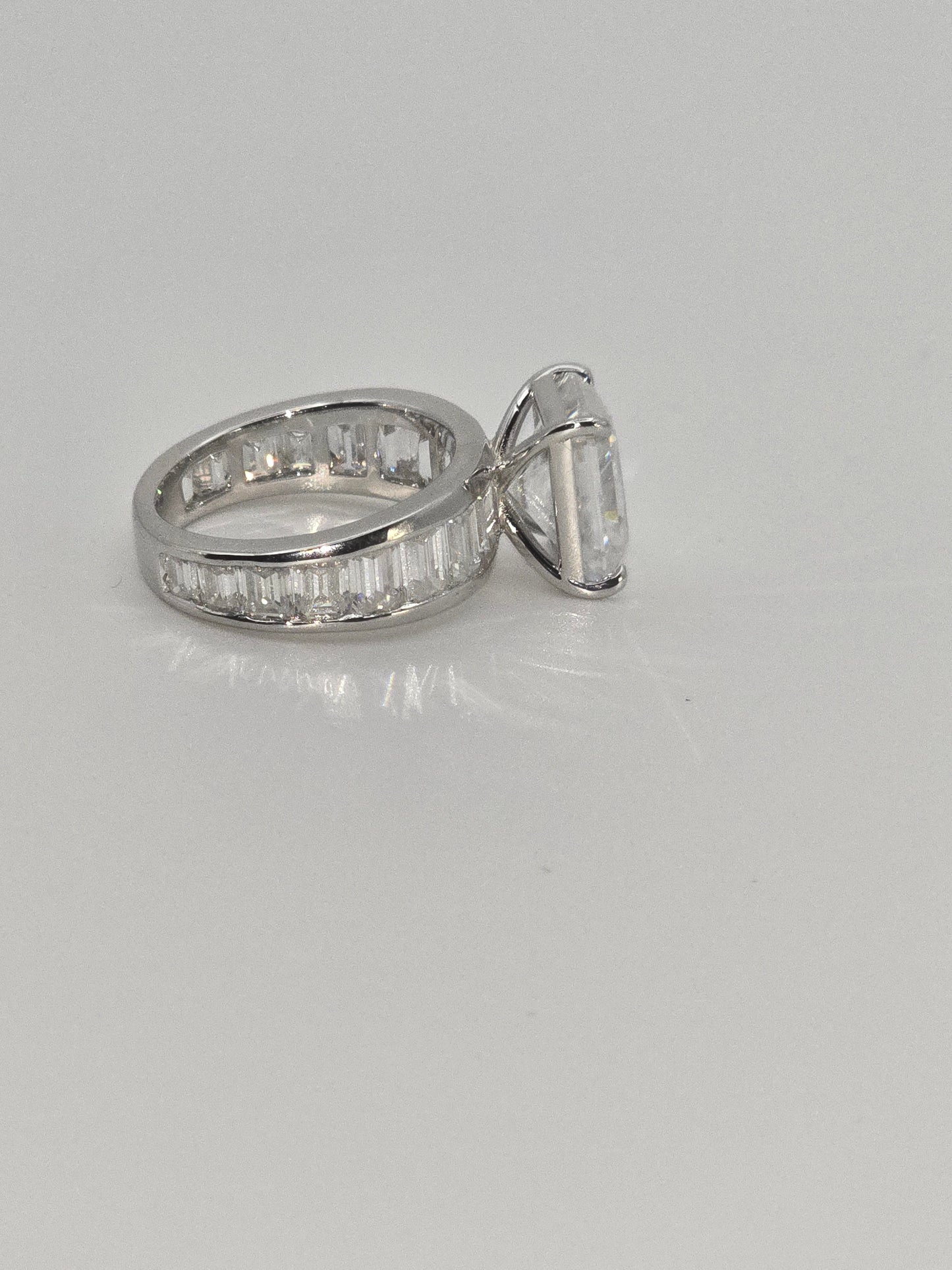 Radiant cut engagement ring