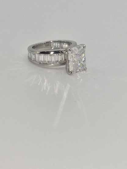 Radiant cut engagement ring